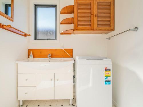 Beach Life Bach - Whangamata Holiday Home
