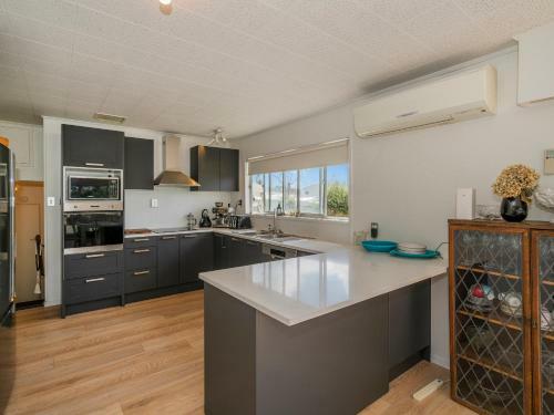 Bach On Pipi - Whangamata Holiday Home
