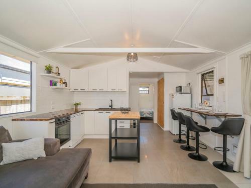 Walk To The Water - Whangamata Holiday Home
