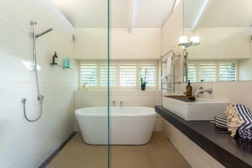 Oneroa Beachfront Apartment
