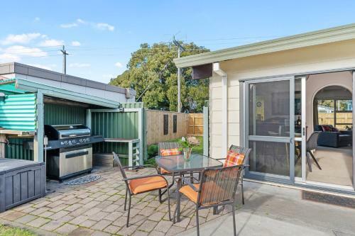 Moreton View - Gisborne Holiday Home