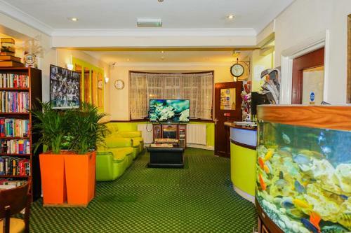 Hotel Heathrow Palace
