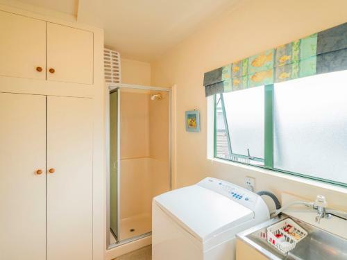The Bach - Whitianga Holiday Home