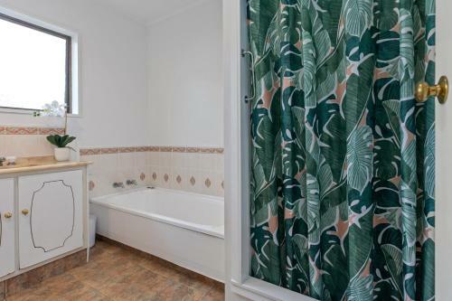 Valley Palms - Mt Maunganui Holiday Home