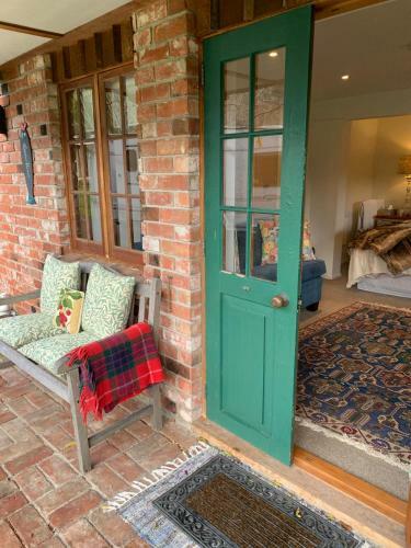 Hostal Mill Cottage - Boutique Accommodation And Garden