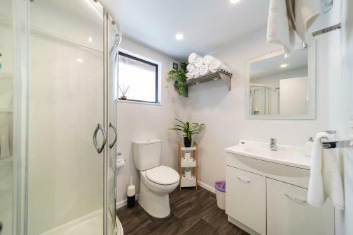 Modern Family Home Cbd 1 Min Walk