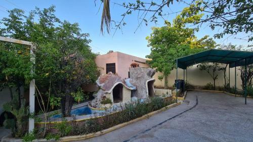 Padrino's Hostal La Paz