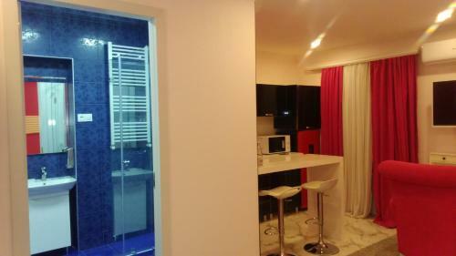 Pink Apartment Near Airport