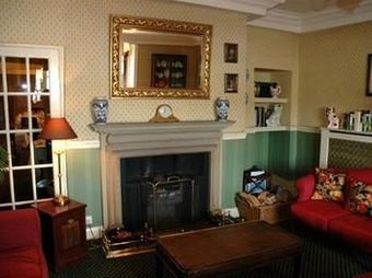 The Golden Fleece Hotel