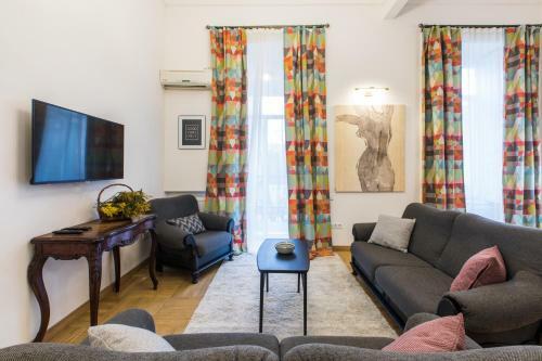 New Apartment On Rustaveli Avenue