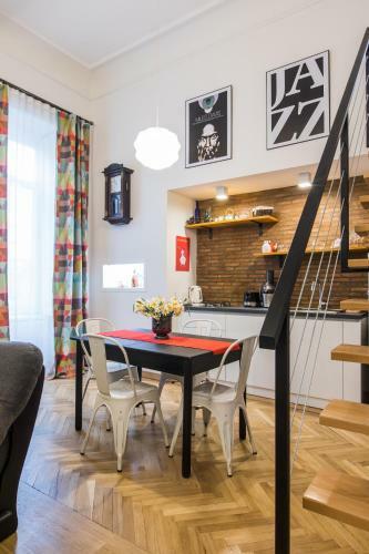 New Apartment On Rustaveli Avenue