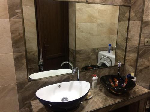 Vip Apartment At Gamrekeli Str 1