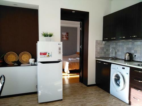 Old City Lg Apartment