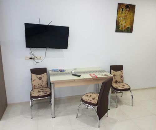 Apartment In Front Of Mcdonald's