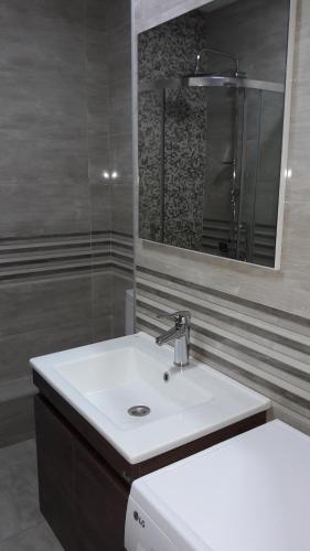 Asmati Apartment 2