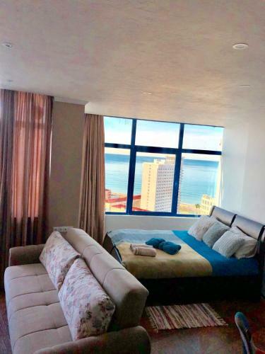 Cozy Bright Apartment With Amazing Sea View