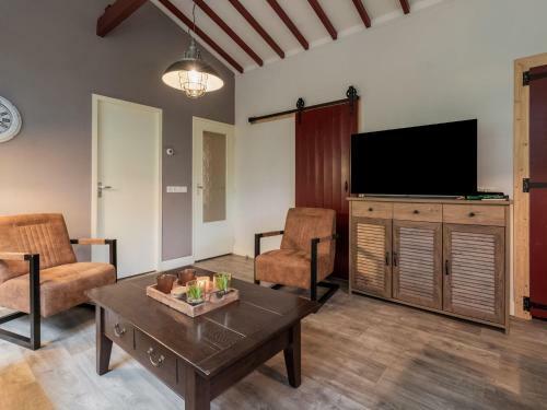 Comfortable Holiday Home In Epe With Hot Tub