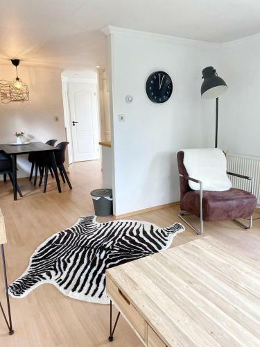 Lovely Chalet In Giethoorn Centre