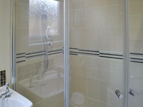 61 Longstone Close