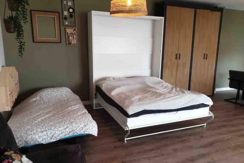 Apartamento Warm Welkom! Zeer Ruime Priv� Studio Met Tuin