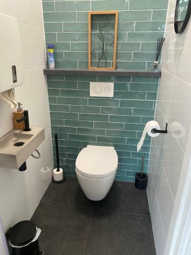 Apartamento Warm Welkom! Zeer Ruime Priv� Studio Met Tuin