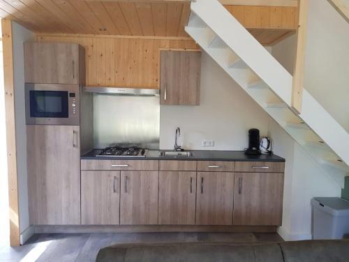 Atmospheric Lodge With Deck, Right On The Veluwe