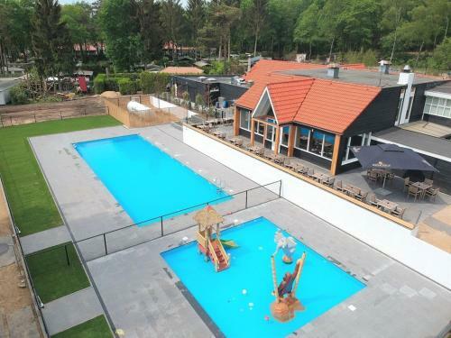 Luxurios Chalet With Decking, On The Veluwe