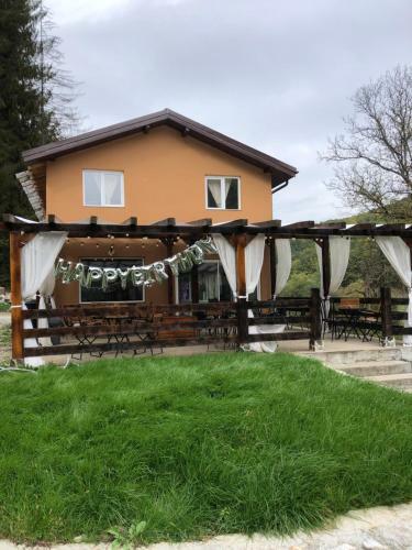 Hostal Pensiunea Aventurin