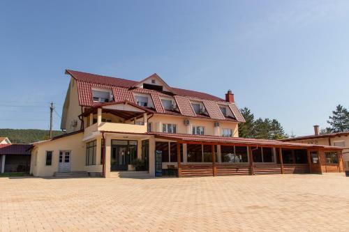Hostal Pensiunea Bradet