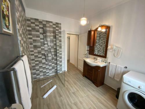 Sarada Boutique Luxury Apartment