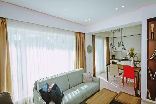 No 6 Apartments