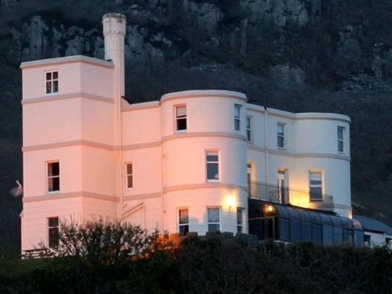 Hotel Tyr Graig Castle