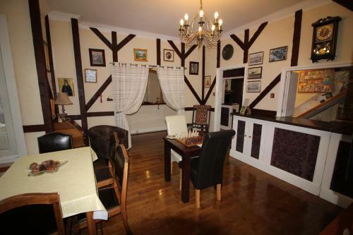 Hostal The West Bank Guest House