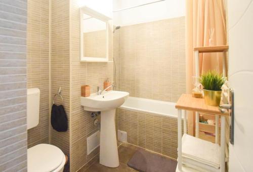Apartamentos Frunzisului 110