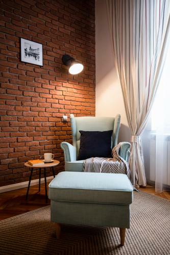 Old Town Courtyard Apartment With Private Parking
