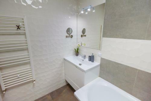 Gold Class Apartment Ams