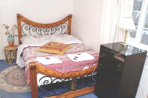 Hostal Da Vinci Guest House - Bed And Breakfast (gatwick)