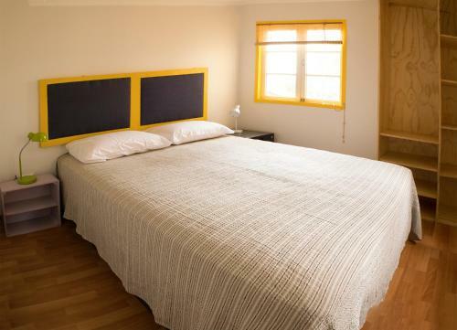 Hostal Pontoval B&B
