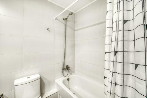 Apartamento Bayside View - 2br W/ Ocean View, Parking, Wifi.