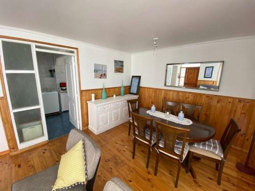 Agradable Casa En Vi�a Con Terraza Y Gran Quincho