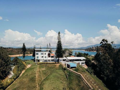 Hotel Paradise Lake