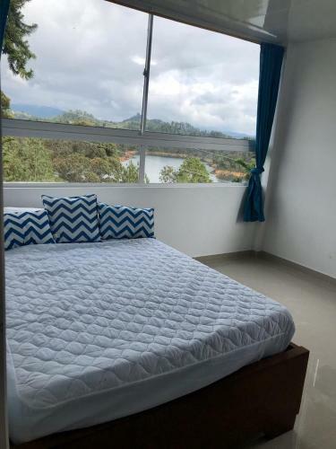Hotel Paradise Lake