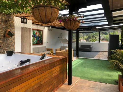 Moderno Apartamento En Guatap� Con Jacuzzi Y Parqueadero