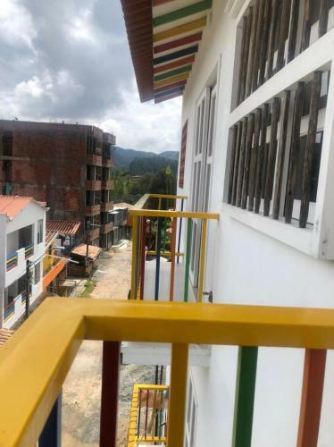 Moderno Apartamento En Guatap� Con Jacuzzi Y Parqueadero