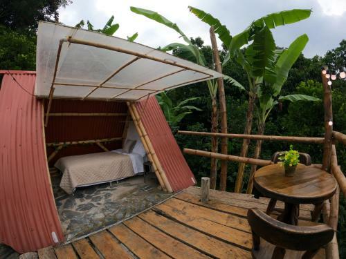 Aldea Tacuara, Un Hotel En Las Monta�as