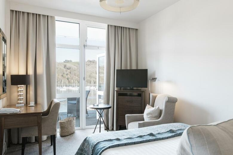 Dart Marina Hotel