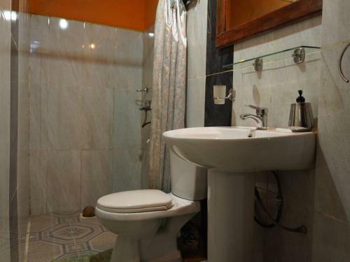 Hostal Redwood Homestay