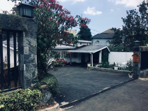 Hostal Little England Bungalow