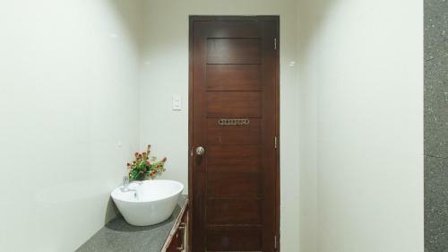 Villa Khobarville By Lmu Resorts Laguna