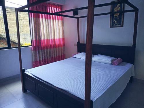 Hostal Way Point